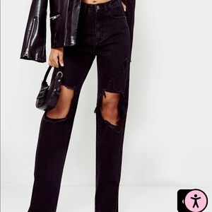 PrettyLittleThing Black Distressed Knee Split Hem Denim Jeans